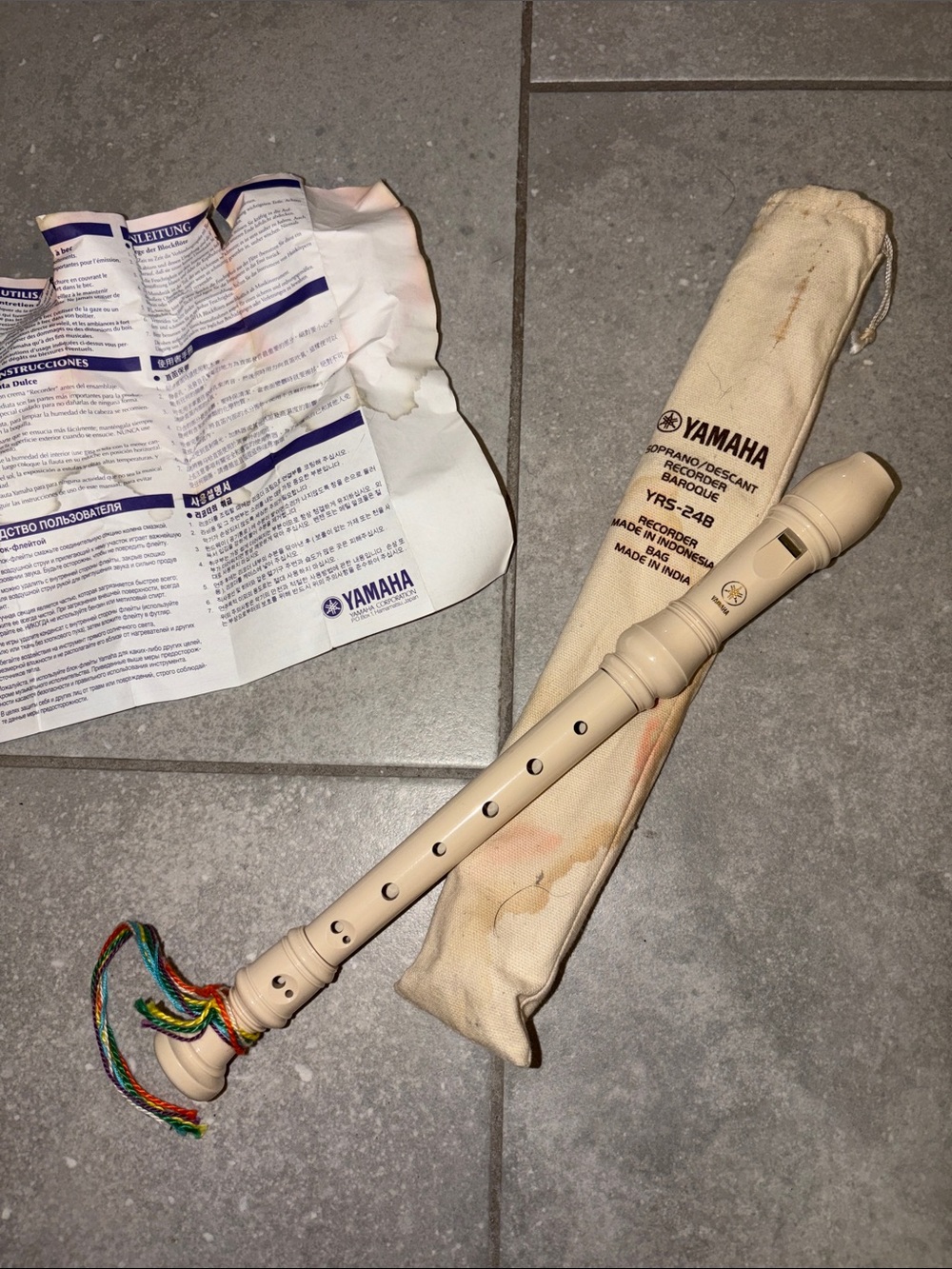 Yamaha Cream Soprano Recorder with Tassel yrs-24b